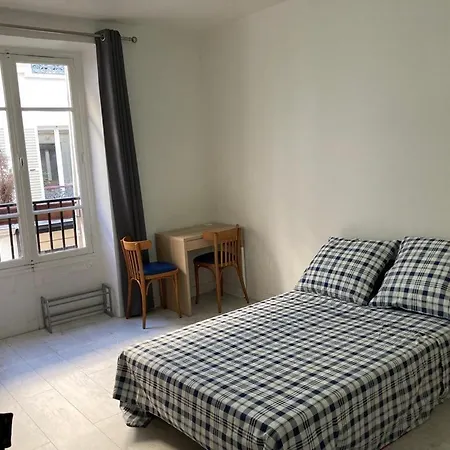 Studio Apartment *